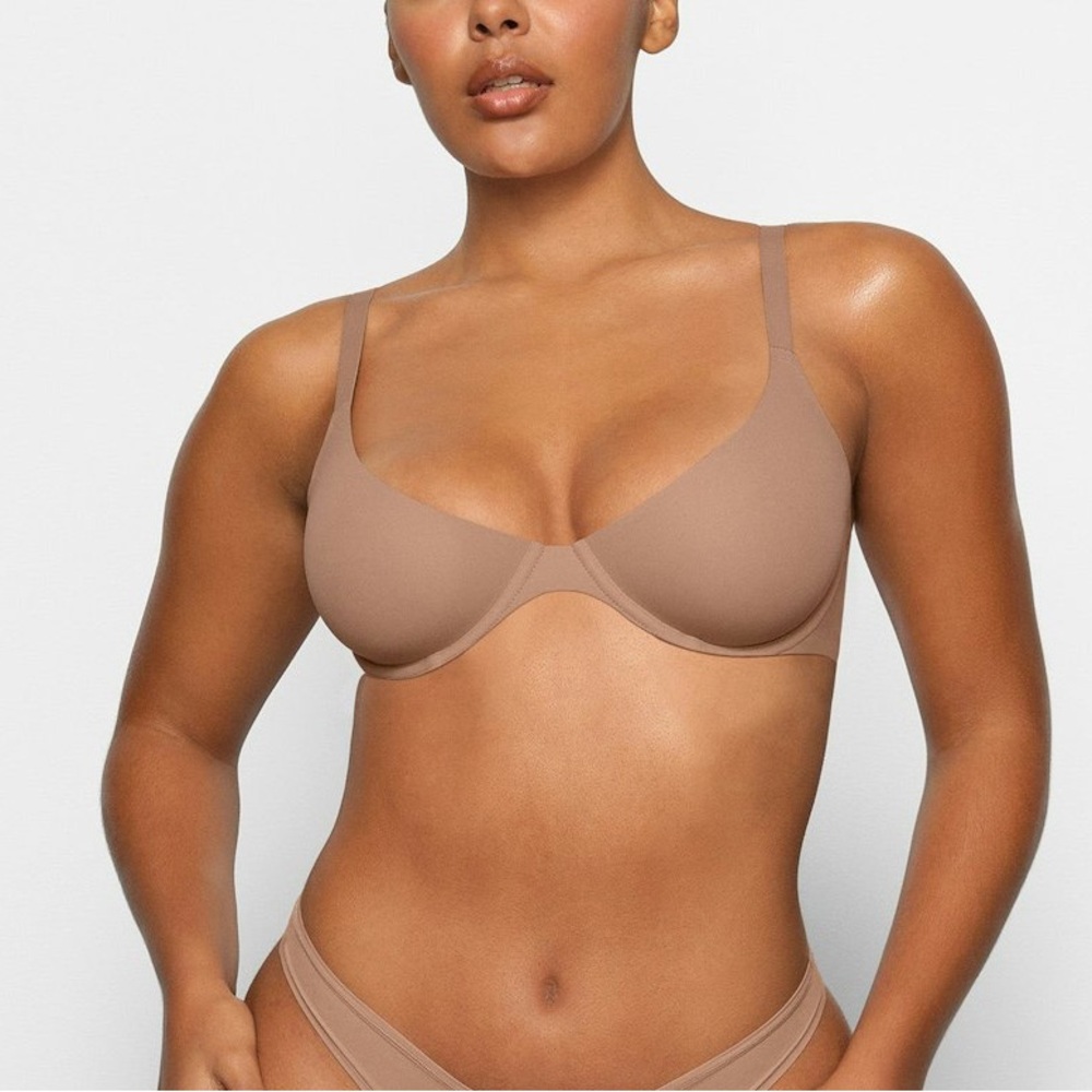 Fits Everybody Scoop Plunge Bra |
Sienna